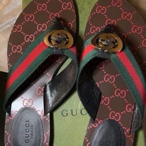 Gucci GG THONG WEB SANDAL.